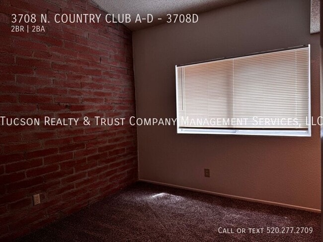 Building Photo - 3708 N Country Club Rd