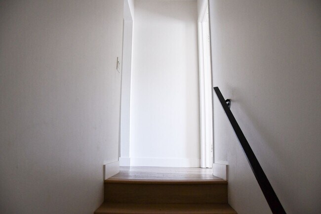 Building Photo - Valencia (994)