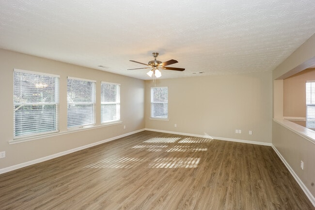 Building Photo - 5601 Sable Way
