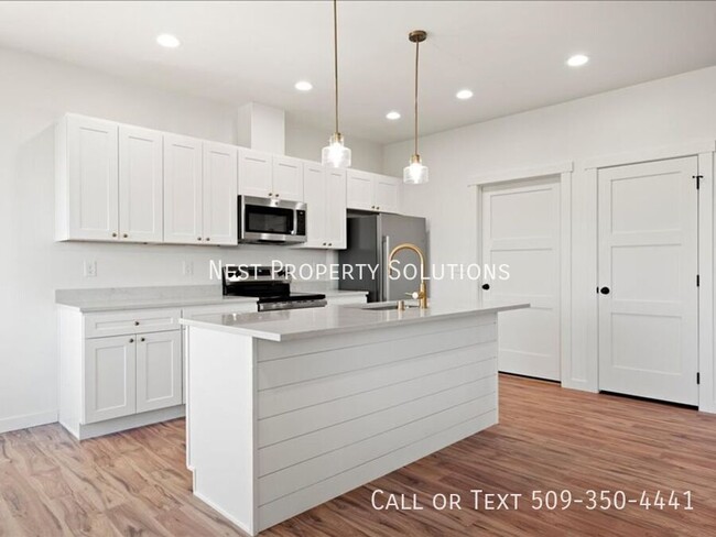 Building Photo - 13436 Rd 4 NE