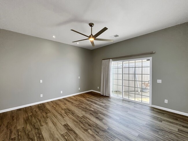 Building Photo - Beautiful 3BD/2BA House in Clairemont W/ W...