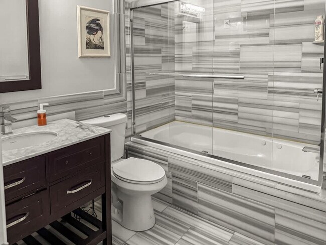 Building Photo - 1421 N 5th St