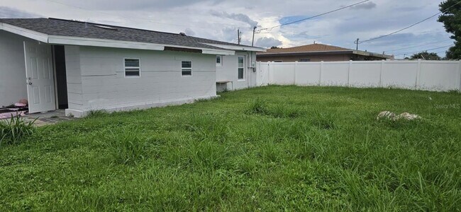 Building Photo - 480 Sharon Cir