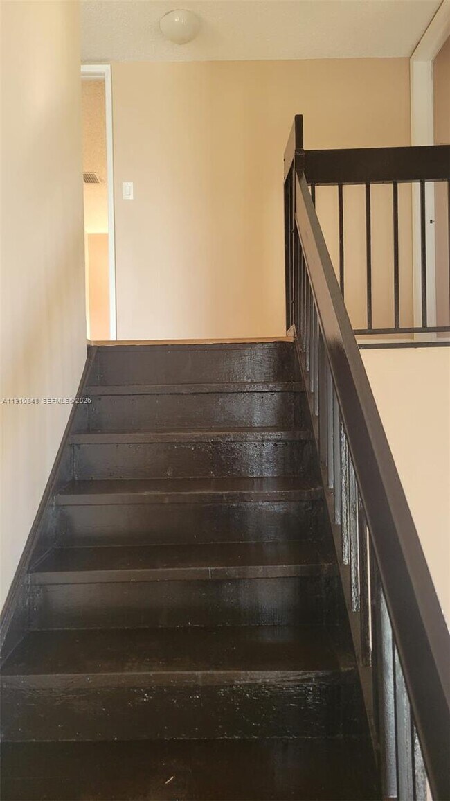 Building Photo - 914 NW 106th Ave Cir