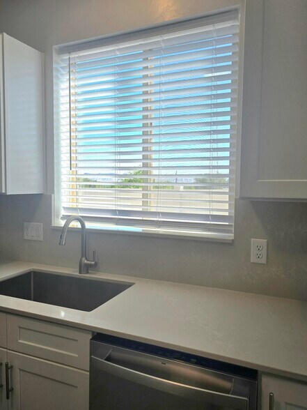 Building Photo - 149 Buena Vista Dr