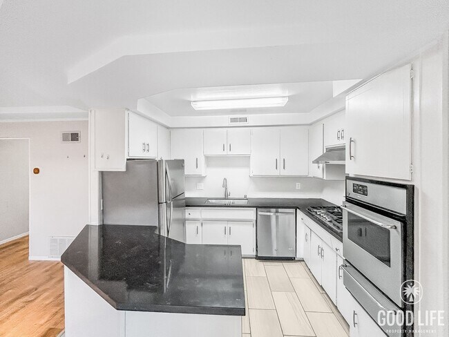 Building Photo - Stunning 2BD/2BA W/ Updated Kitchen, A/C, and Reserved Parking in La Mesa!