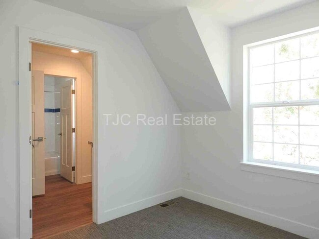 Building Photo - 6704 Ralston Rd