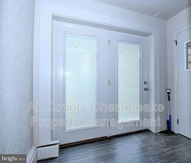 Building Photo - 817 Hilltop Ave Ext