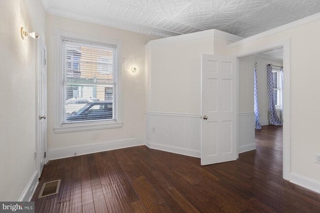 Building Photo - 2053 Christian St