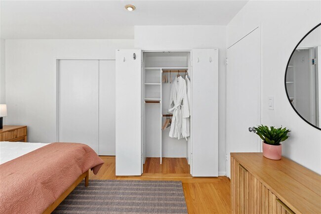 Building Photo - 180 St Germain Ave