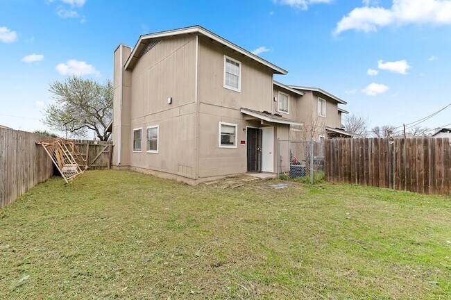 Building Photo - 8412 Garcreek Cir
