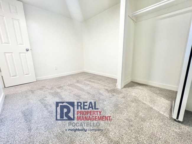 Building Photo - 635 N 14th