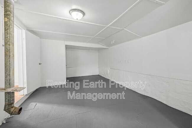 Building Photo - 1520 34th Ave N