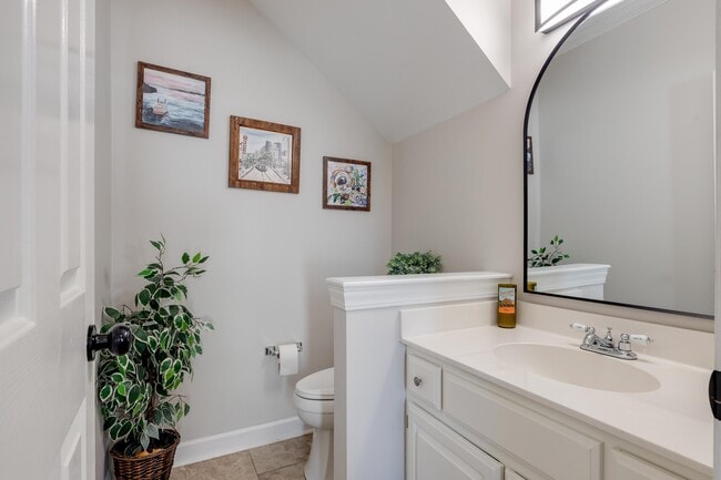 Building Photo - 589 Madewood Dr