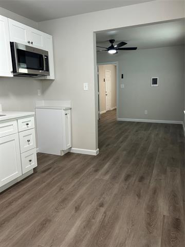 Building Photo - 407 N Justin Ave