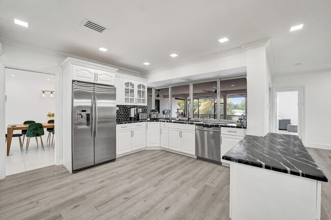 Building Photo - 3630 N 55th Ave