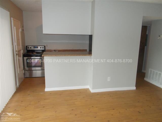 Building Photo - 1834 John Calvin Ave