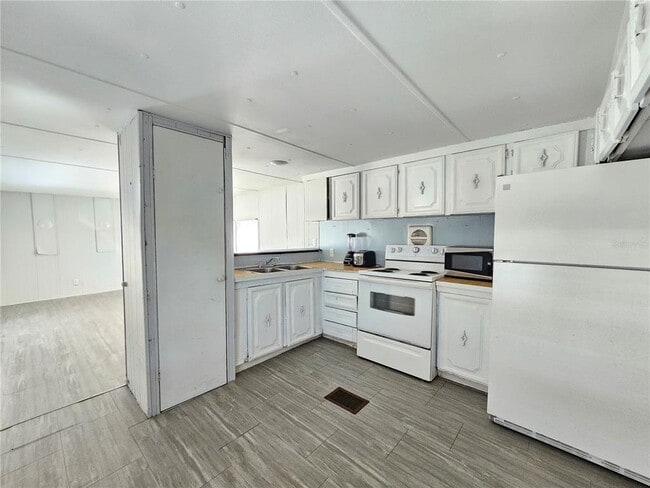 Building Photo - 503 Longfellow Blvd