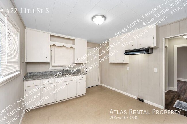 Building Photo - ADORABLE & AFFORDABLE BESSEMER HOME!