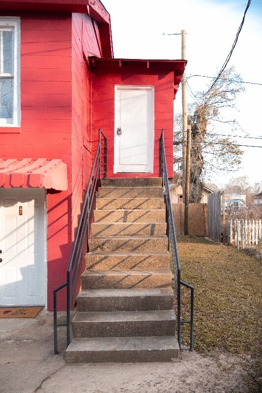 Building Photo - 3737 Maywood Ave