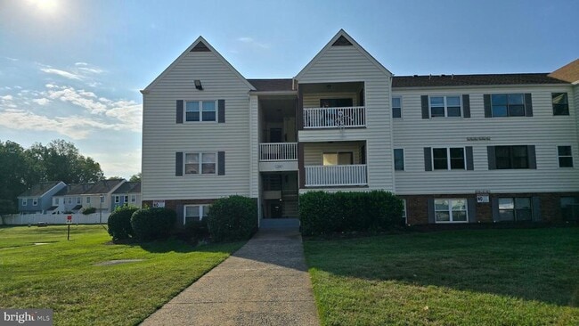 Building Photo - 102 Chesterfield Ln
