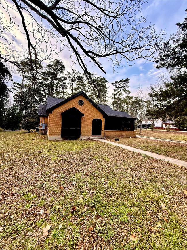 Building Photo - 300 Dunnam Ave