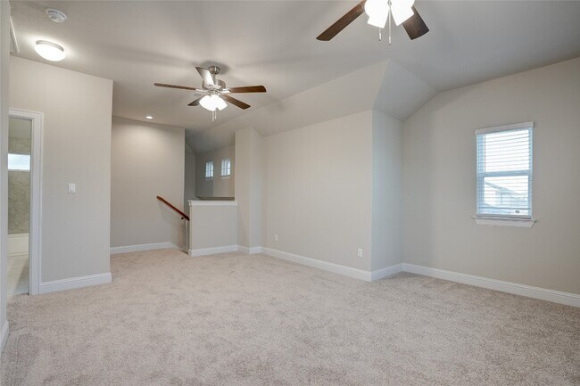 Building Photo - 135 Living Reef Dr