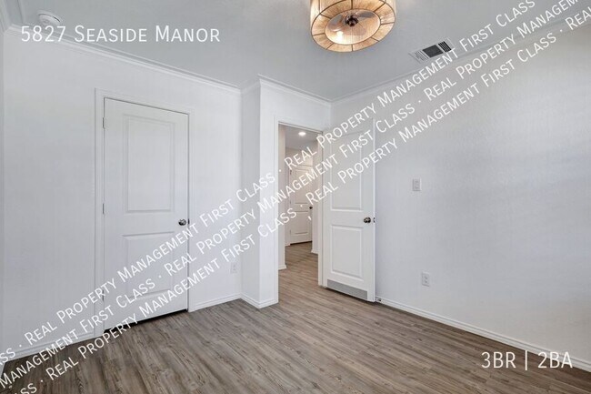Building Photo - 5827 Seaside Mnr
