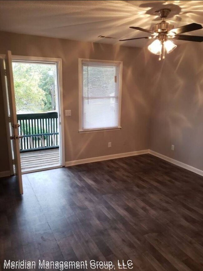 Building Photo - 2 br, 1 bath Apartment - 711 Jefferson St.