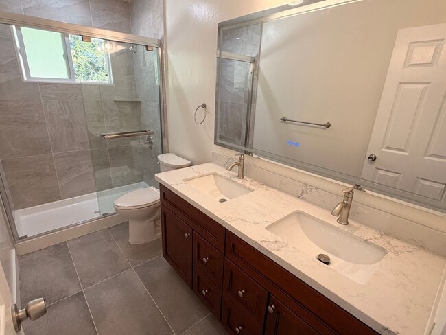 Building Photo - EBN T 10121