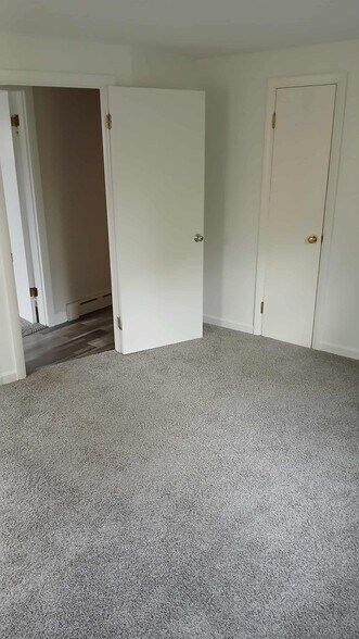 Building Photo - 17 Ontario Ave