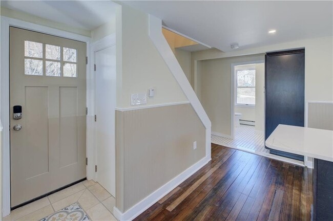 Building Photo - 30 Queen St