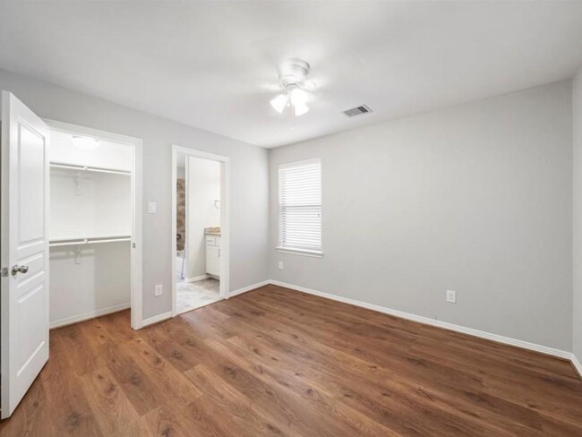 Building Photo - 1108 Beall Landing Ct