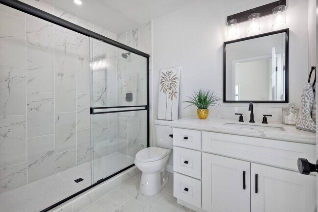 Building Photo - Spacious & Stylish 4BR/3BA Apartment in Imperial Beach!