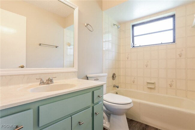 Building Photo - 4333 Targee Ave