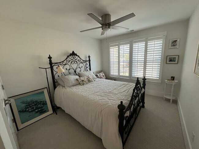 Building Photo - 16 Old Stoney Ln