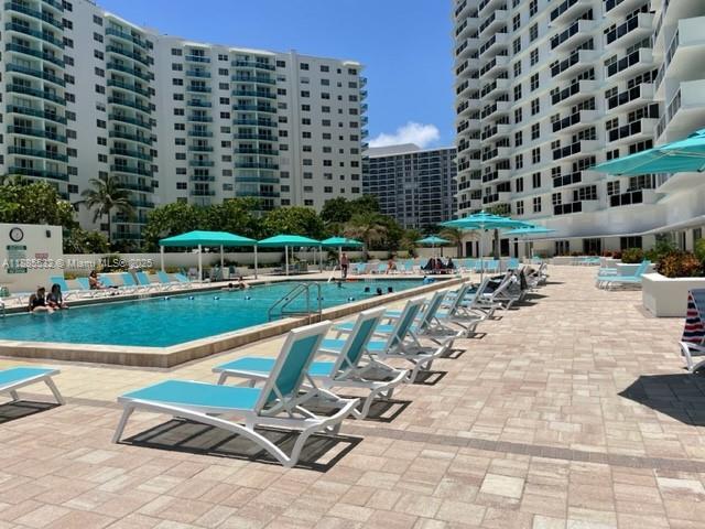 Building Photo - 3725 S Ocean Dr