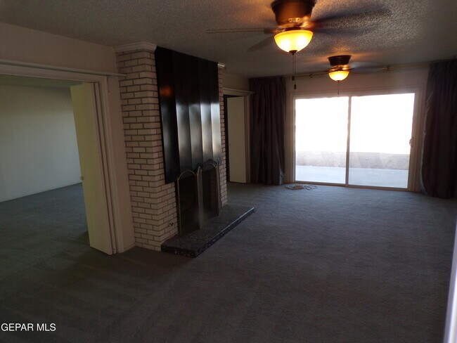 Building Photo - 4820 Louisiana St