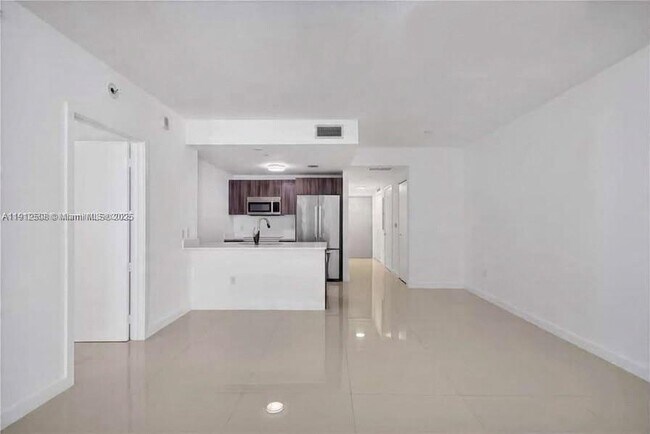 Building Photo - 488 NE 18th St