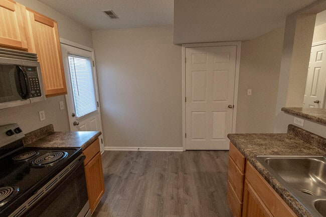 Building Photo - 3910 Snowy Owl Dr