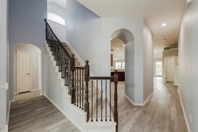 Building Photo - 12422 Daimler Dr