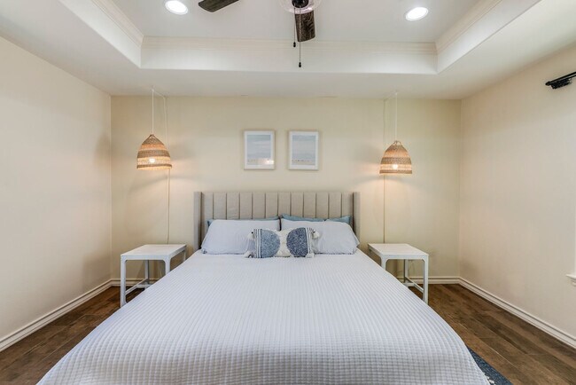 Building Photo - 3230 Creek Side Dr