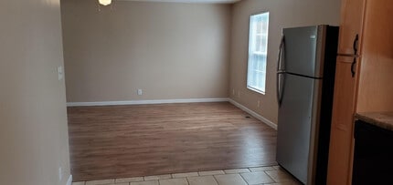 Building Photo - 302 Joel Rd