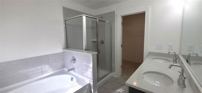 Building Photo - 81 Auburn Wds Dr