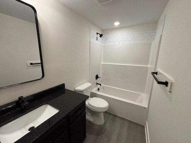 Building Photo - 5249/51 Chase