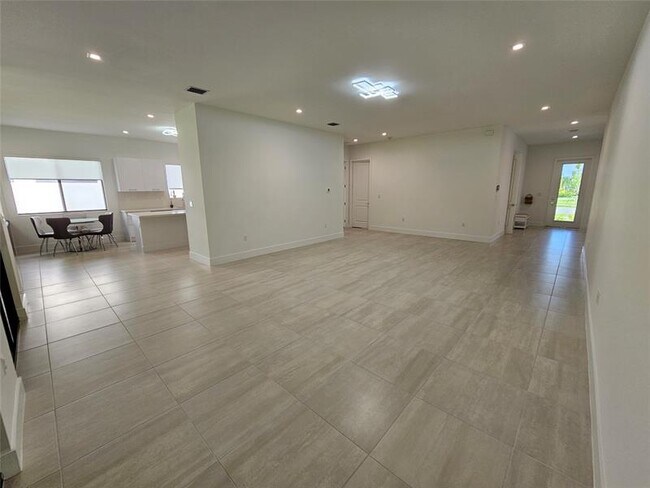 Building Photo - 10396 SW 57th Ct