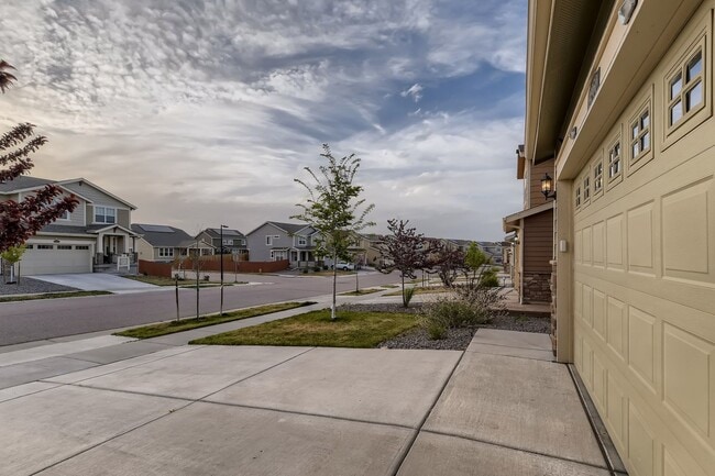 Building Photo - **** SPECIAL OFFER: 1 Month Rent FREE, if lease by July 1st week ****** Beautiful 4 bed, 4 bath h...