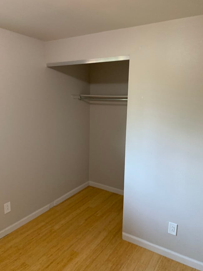 Building Photo - 1230 S Arlington Ave