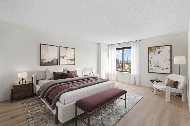 Building Photo - 700 1ST St