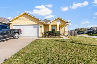 Building Photo - Charming Home Located on the Southside